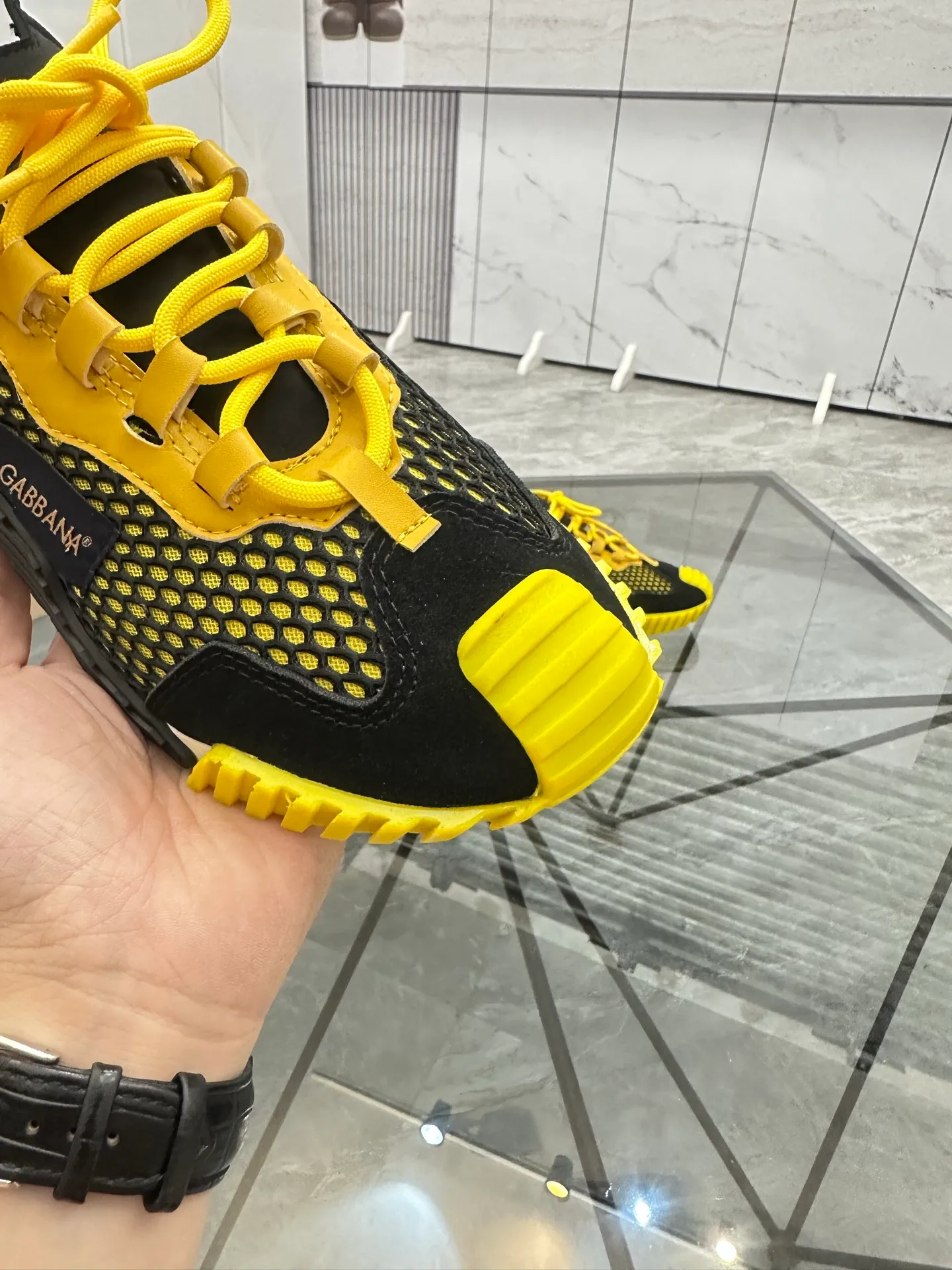 Men's shoes: 💰P440¥ Product trademark: DG "Dolce & Gabbana*" low-top sports shoes Regular size: 35-44 (can be customized to 45.46.) Couple style Product materials: Upper imported cowhide stitching original material, breathable lining, original outsole. Number: 803